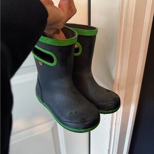 BOGS Kids' Navy and Green Rain/Snow Boots